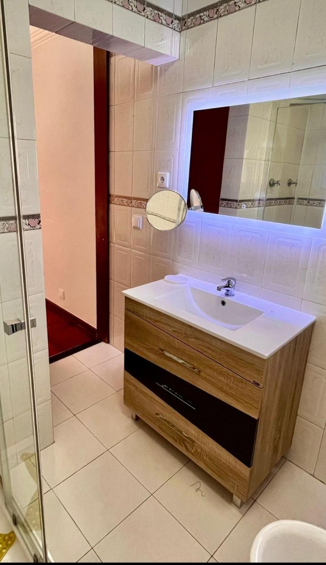 Quarto Boa Localizacao Com Cozinha E Casa De Banho Apartment Caparica Ngoại thất bức ảnh