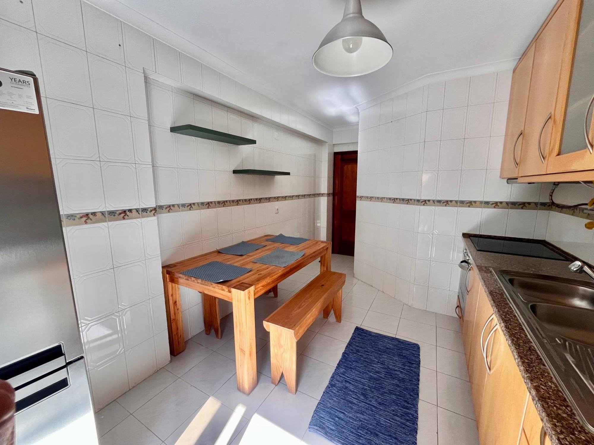 Quarto Boa Localizacao Com Cozinha E Casa De Banho Apartment Caparica Ngoại thất bức ảnh