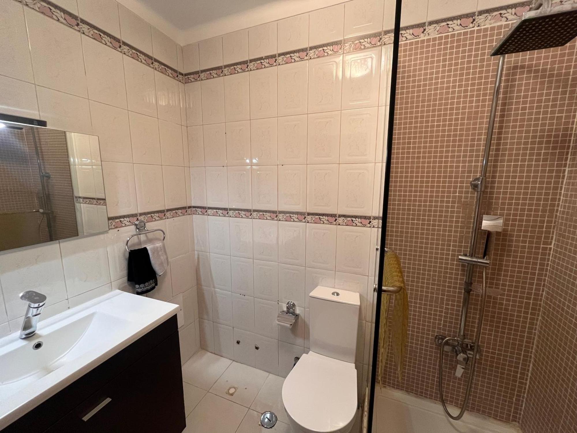 Quarto Boa Localizacao Com Cozinha E Casa De Banho Apartment Caparica Ngoại thất bức ảnh