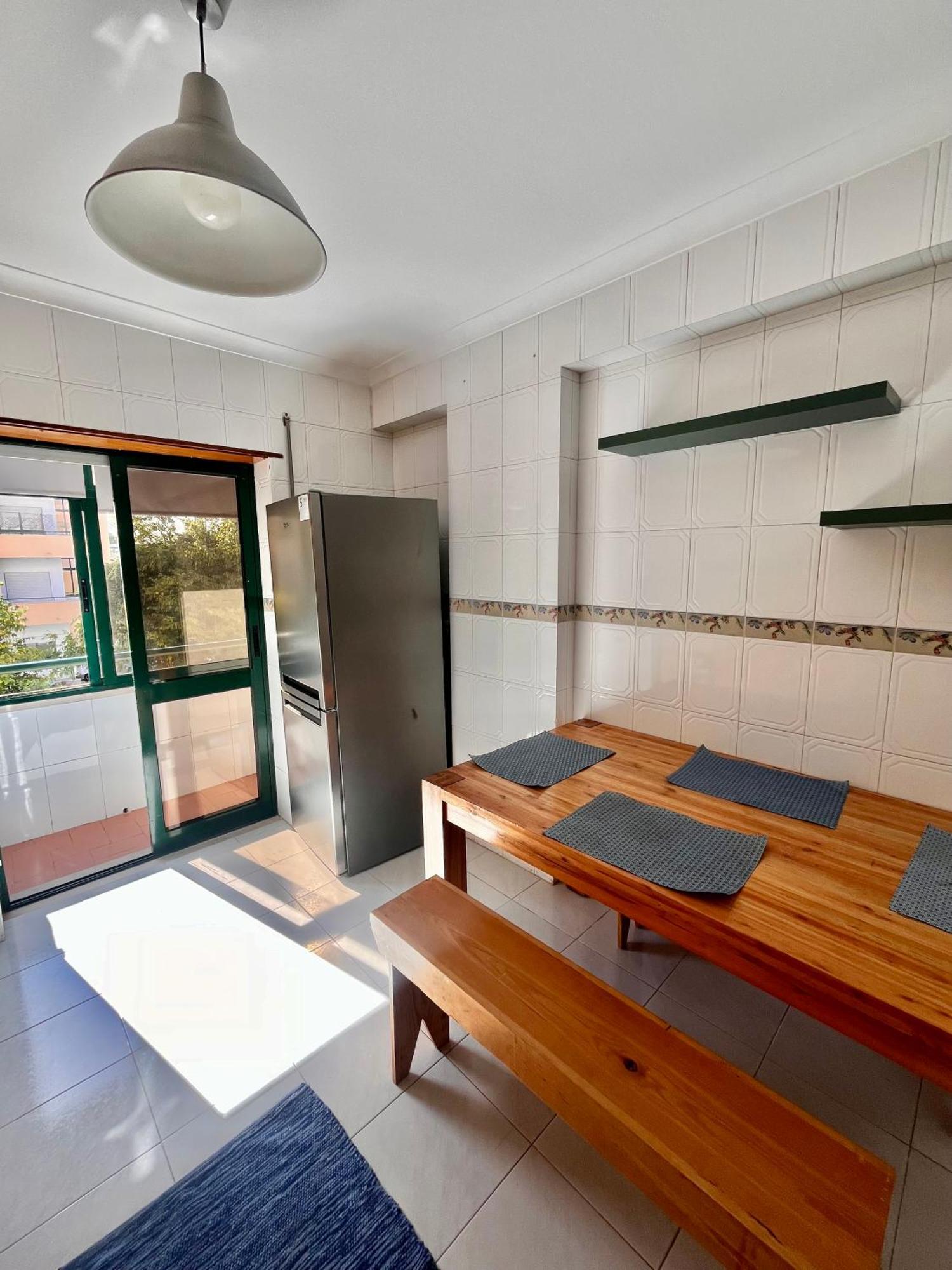 Quarto Boa Localizacao Com Cozinha E Casa De Banho Apartment Caparica Ngoại thất bức ảnh