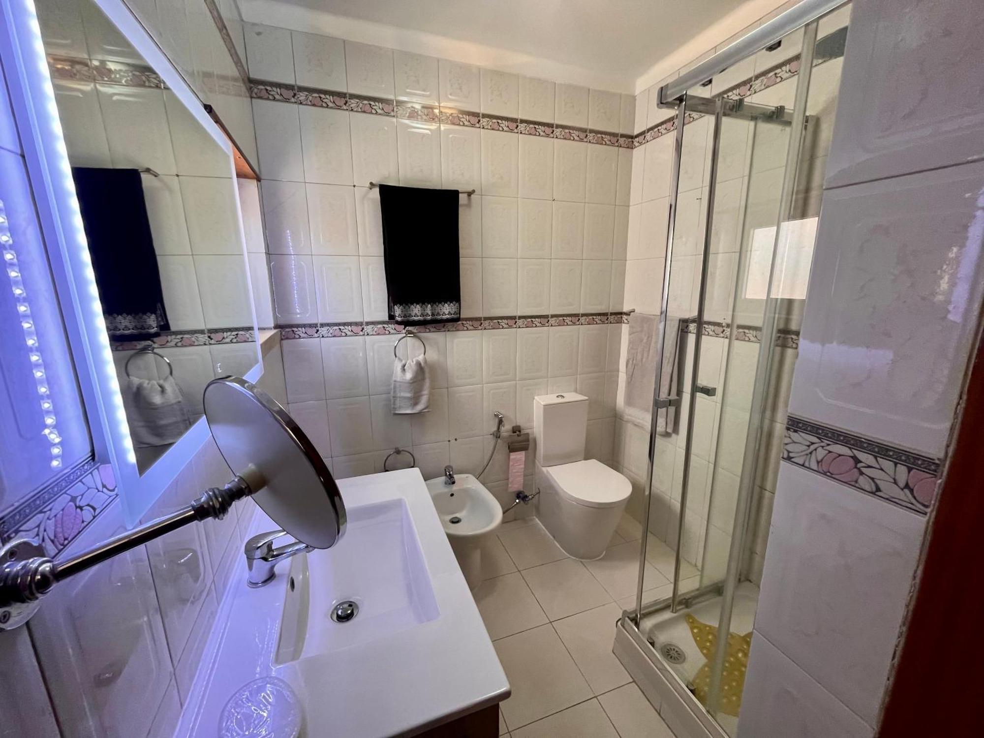 Quarto Boa Localizacao Com Cozinha E Casa De Banho Apartment Caparica Ngoại thất bức ảnh