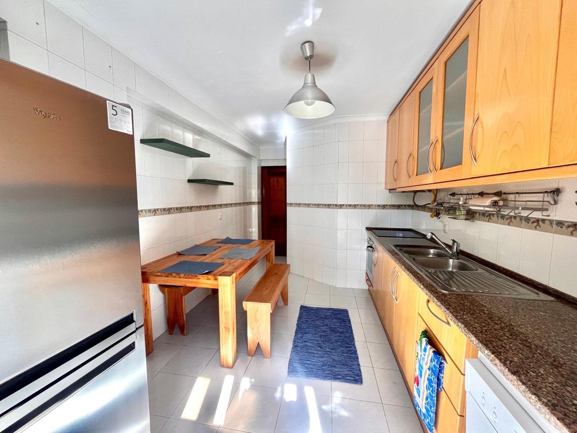 Quarto Boa Localizacao Com Cozinha E Casa De Banho Apartment Caparica Ngoại thất bức ảnh